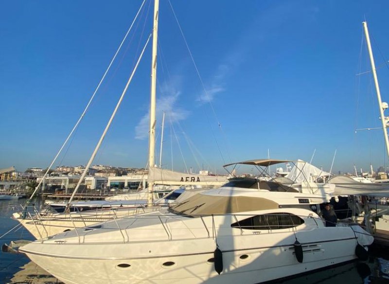AZIMUT 52 