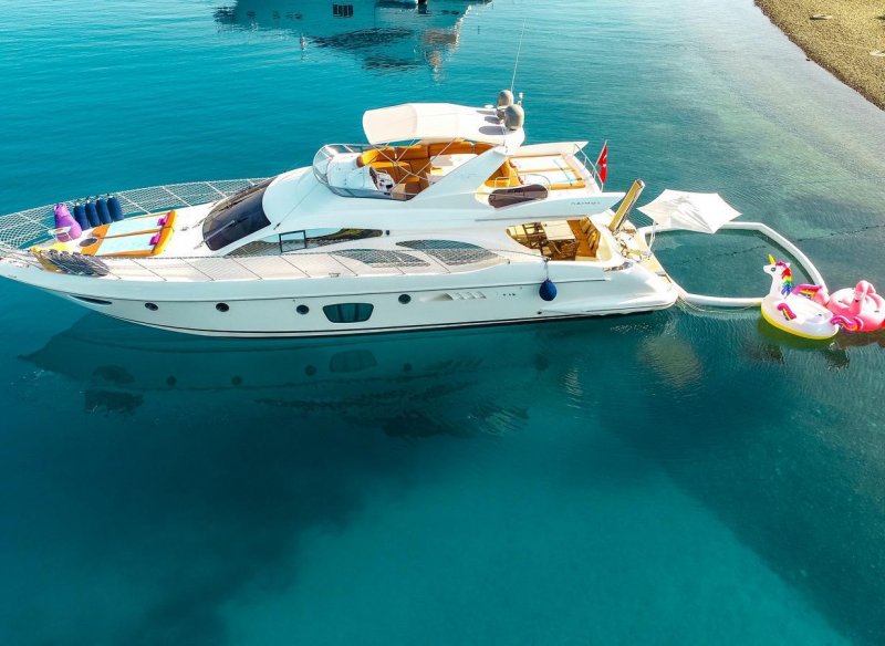 AZIMUT 62 FLY